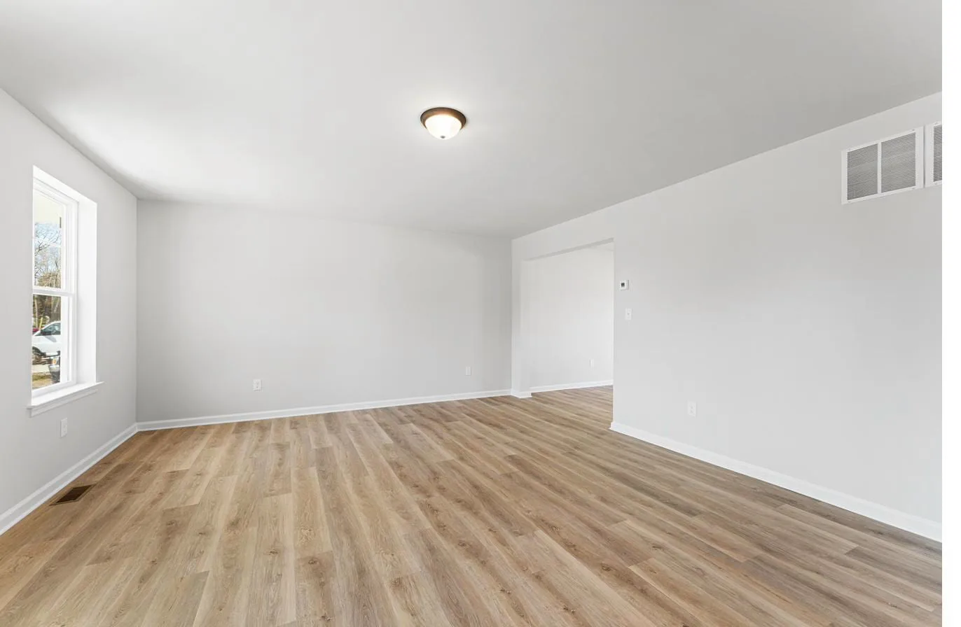 Isabella 2-Car interior