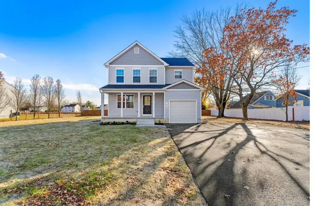 Chelsea model new construction home with 1-car garage — South Jersey