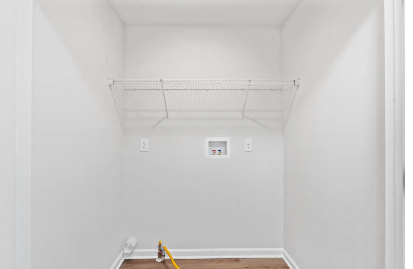 Chelsea 1-Car interior