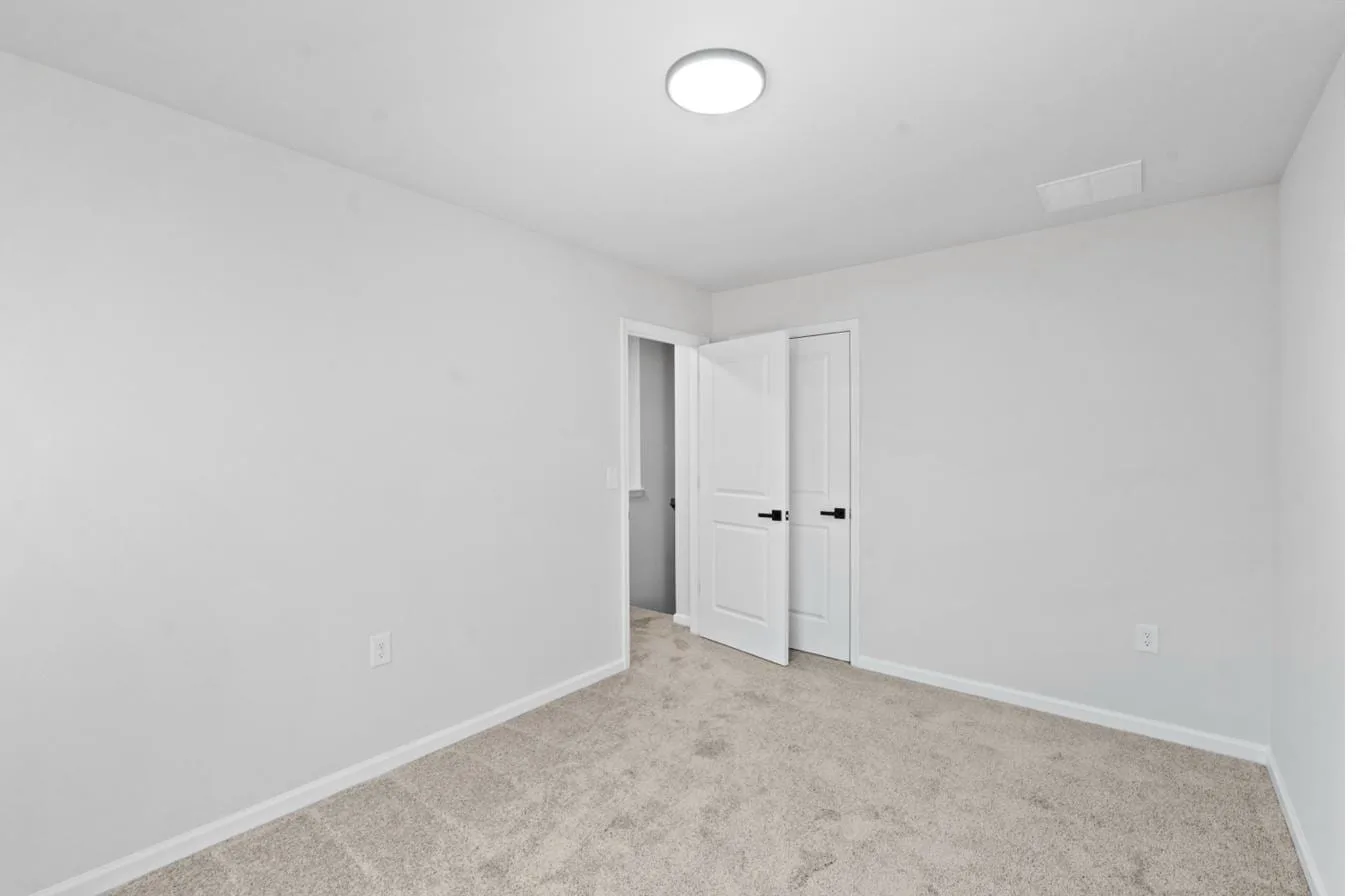 Chelsea 1-Car interior