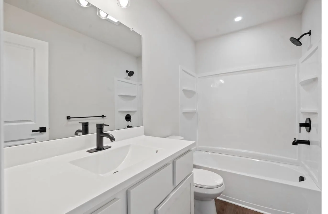 Chelsea 1-Car interior