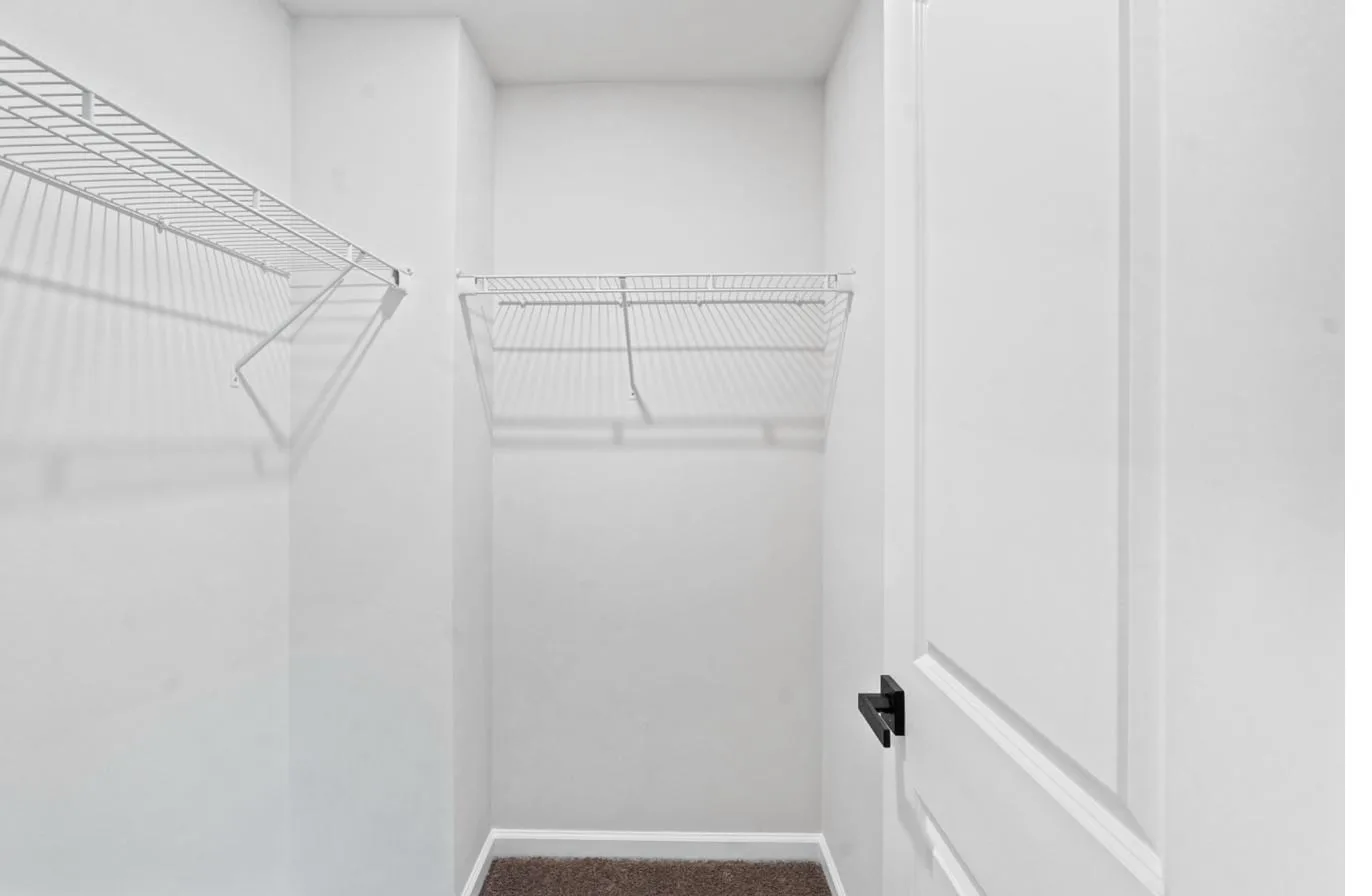 Chelsea 1-Car interior