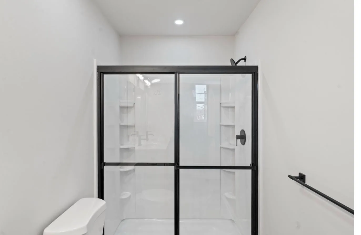 Chelsea 1-Car interior