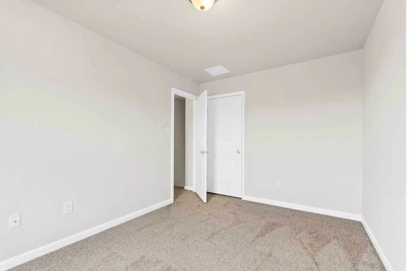 Chelsea 2-Car interior