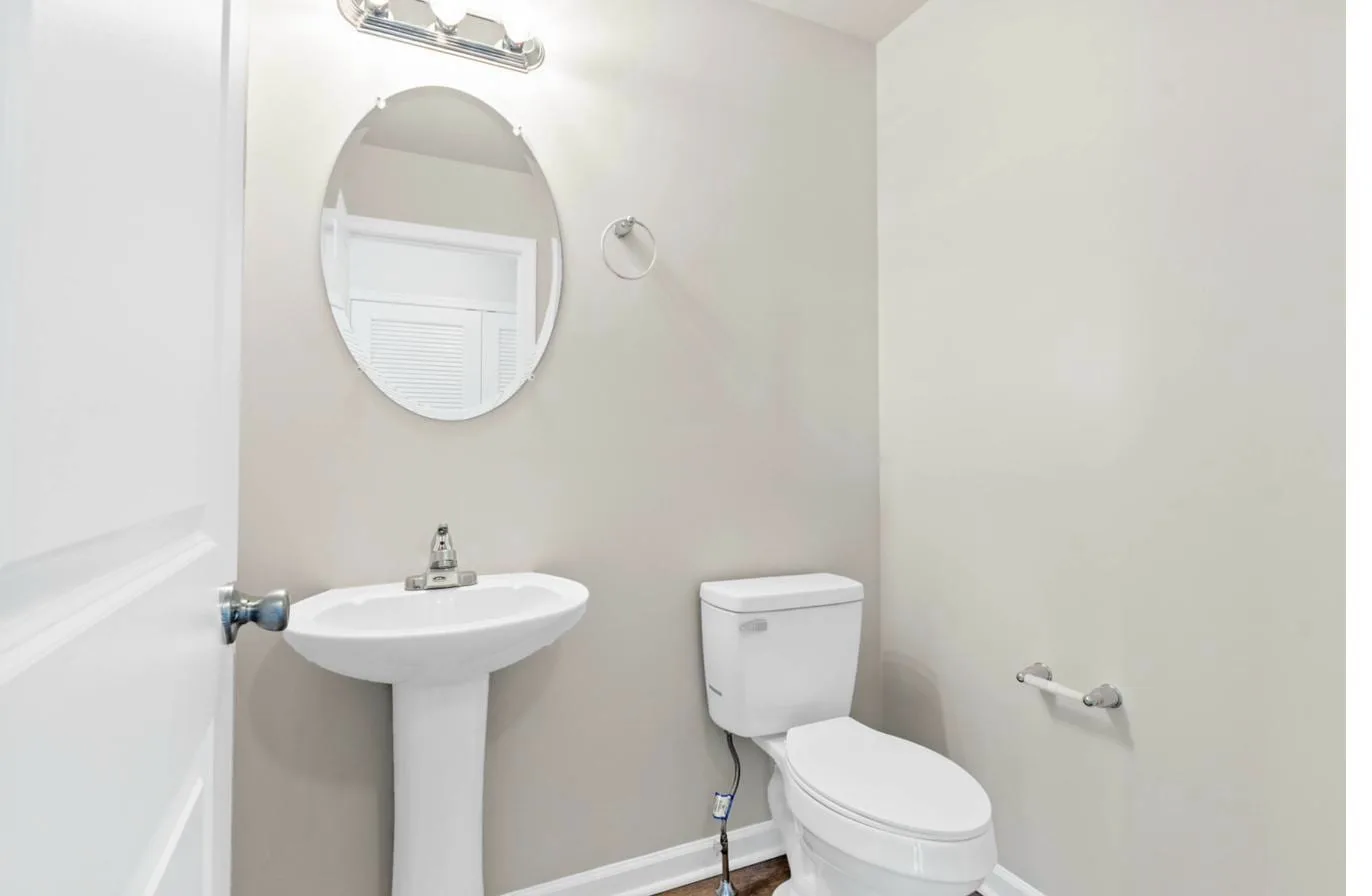 Chelsea 2-Car interior